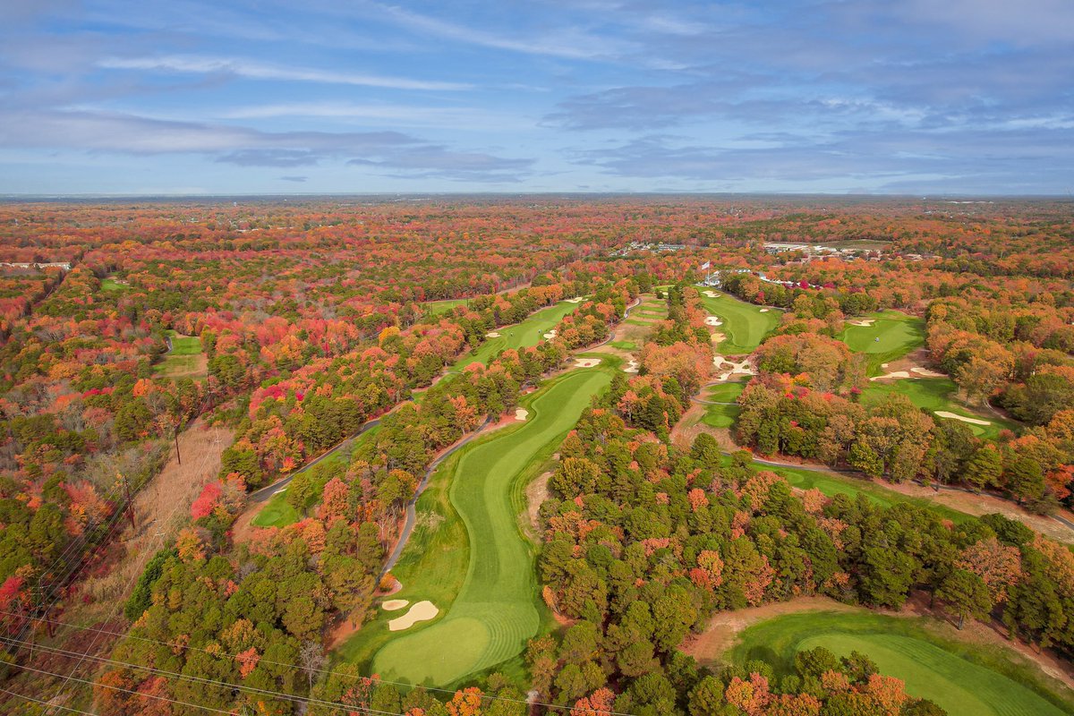 Picture perfect weather this week to take some photos before the leaves fall off the trees.
#fall #fallgolf #midatlantic
#newjersey #nj #philadelphia #golf #golfphoto #golfphotography #golfphotographer #skyline #autumn #sonyalpha