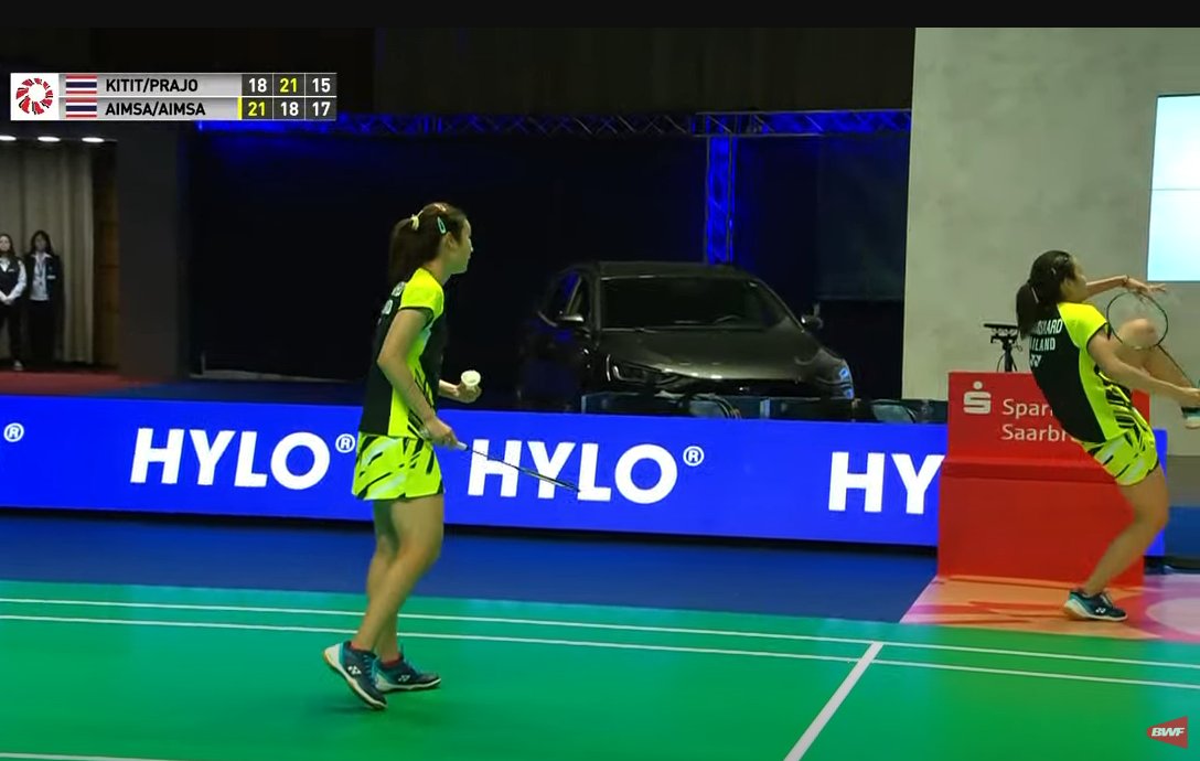 This has to be the most convincing demonstration ever of the need for a towel break! As <a href="/steenschleicher/">Steen Pedersen, Badminton</a> put it: "Benyapa showing the umpire her best Karate Kid stance!"