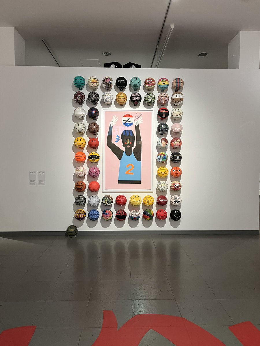 Kingfisher_68's tweet photo. Tolle Ausstellung im #nrwforum in #duesseldorf. Wonderwalls zeigt die Sammlung von Selim Varol #toykio und die ist atemberaubend. Wir hatten zwar in #melbourne 2019/20 eine Kaws-Ausstellung besucht - aber das hier war viel bunter… https://t.co/mW4uI98LHL