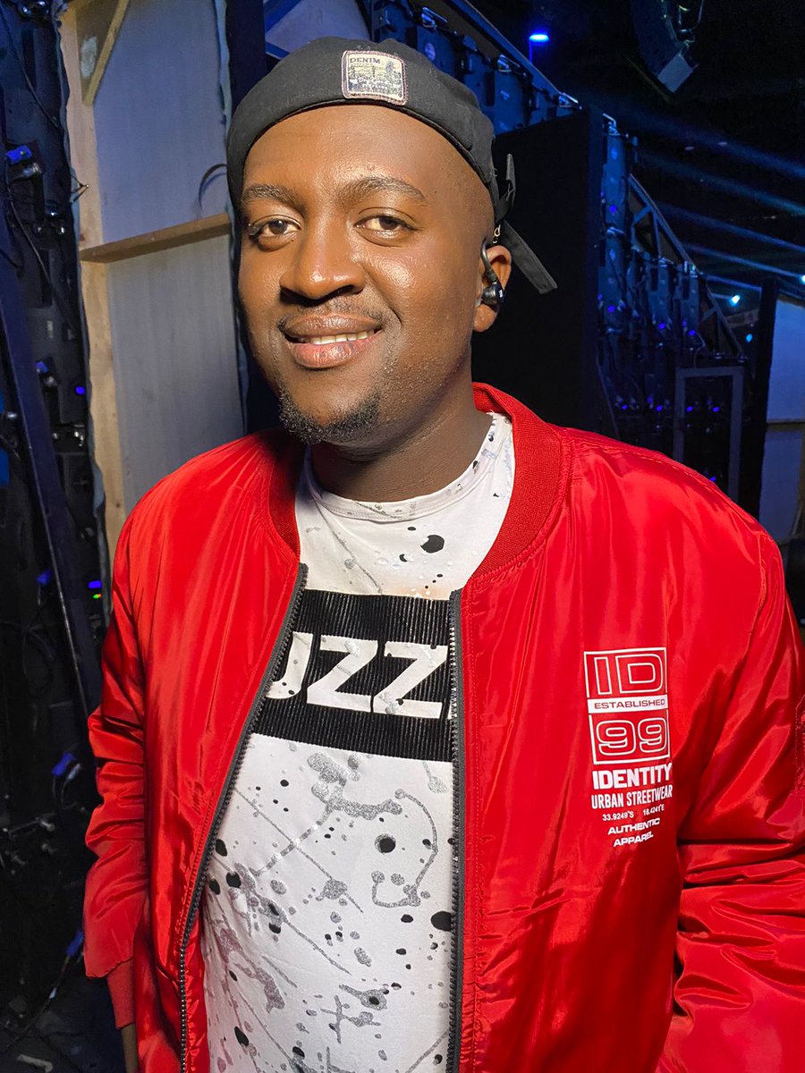 Diegochuene's tweet image. Who's the winner ??

Like for Thapelo

Retweet for Nozi 

   #IdolsSA