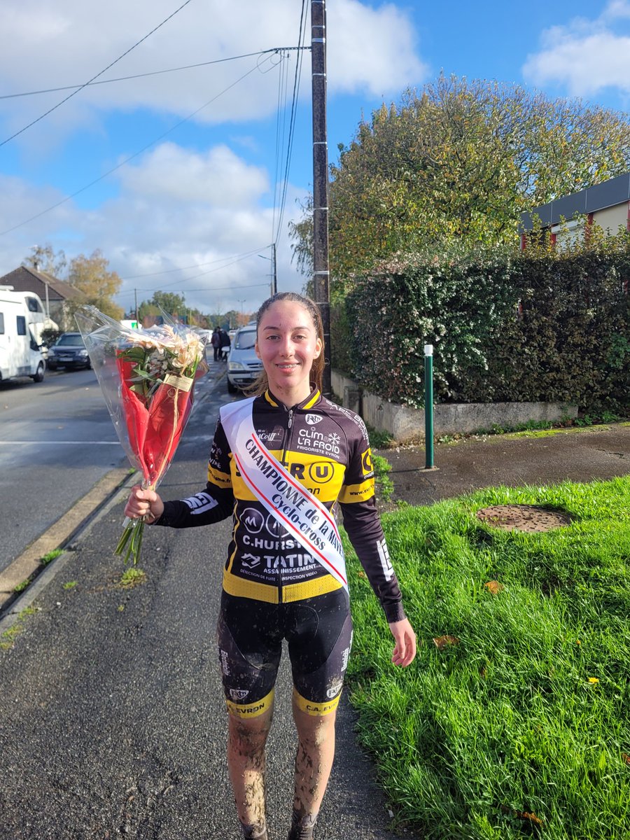 Très fière de ma fille qui est devenue championne de la Mayenne de cyclo-cross 👏👏👏