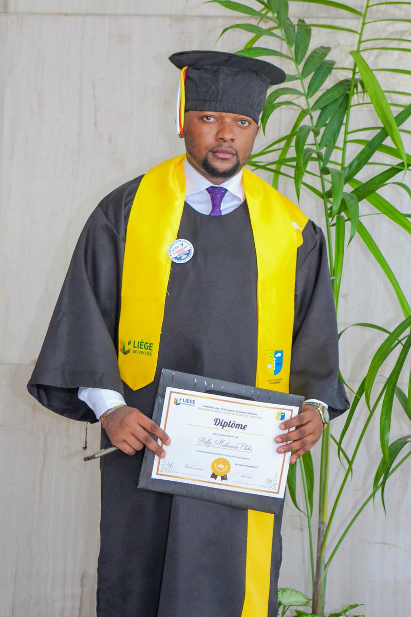 BillyMukunda's tweet photo. Ah oui, après 2 ans d'études et sacrifices, nous l'avons obtenu avec DISTINCTION, ce double couronnement académique : Master Université de Liège et Master ISC.
Nous y avons cru et maintenant c'est fait.
Merci Seigneur Jésus.
Ce pays attend beaucoup de nous. 
Cap vers le PhD.
#BM https://t.co/bSFW8le2XQ