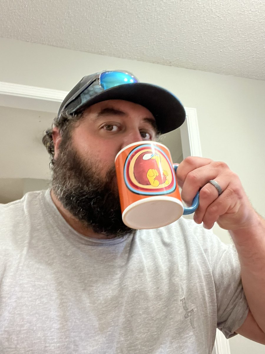 mahnamematt's tweet photo. Sunday morning coffee with Winston. https://t.co/HNKOAW52hn