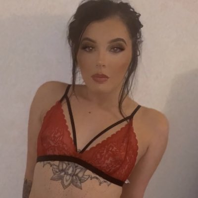sarahf20x's tweet photo. #NewProfilePic https://t.co/o4w3FcufRk