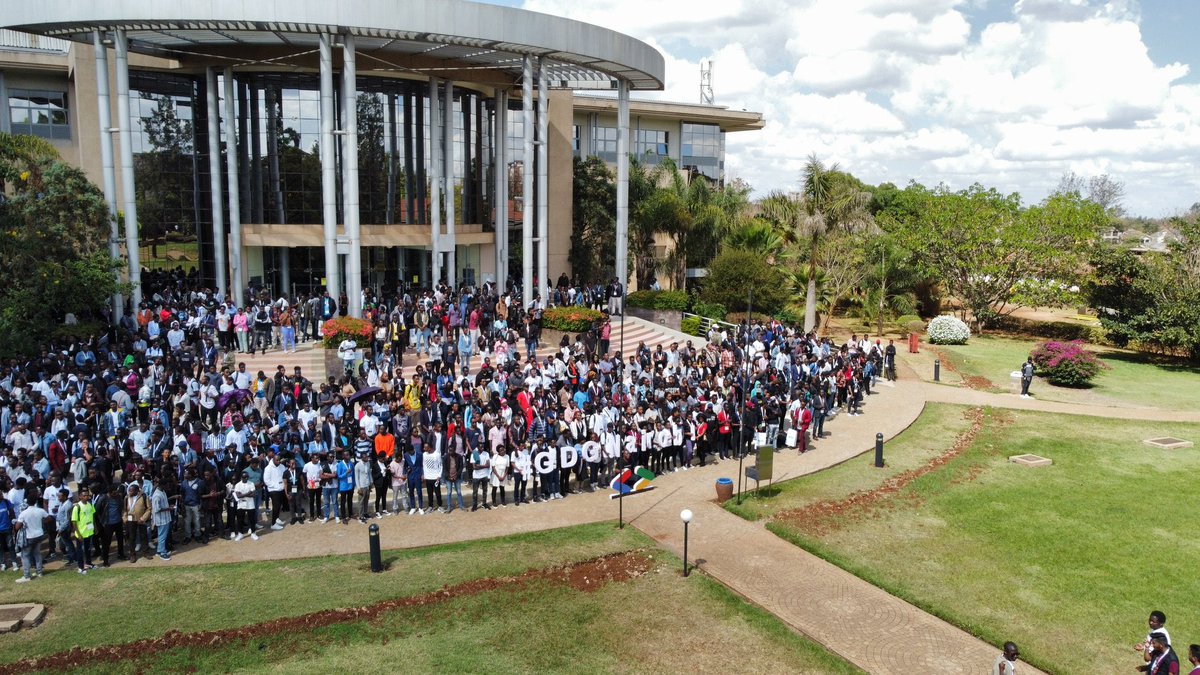 okacha_daisy's tweet photo. I had so much fun meeting amazing people in the tech space during #DevFest2022 . To the organizers ,the crew ,the speakers and the amazing attendees this event's success is owed to all of you.#CodeToInfinityAndBeyond https://t.co/kNzma53980