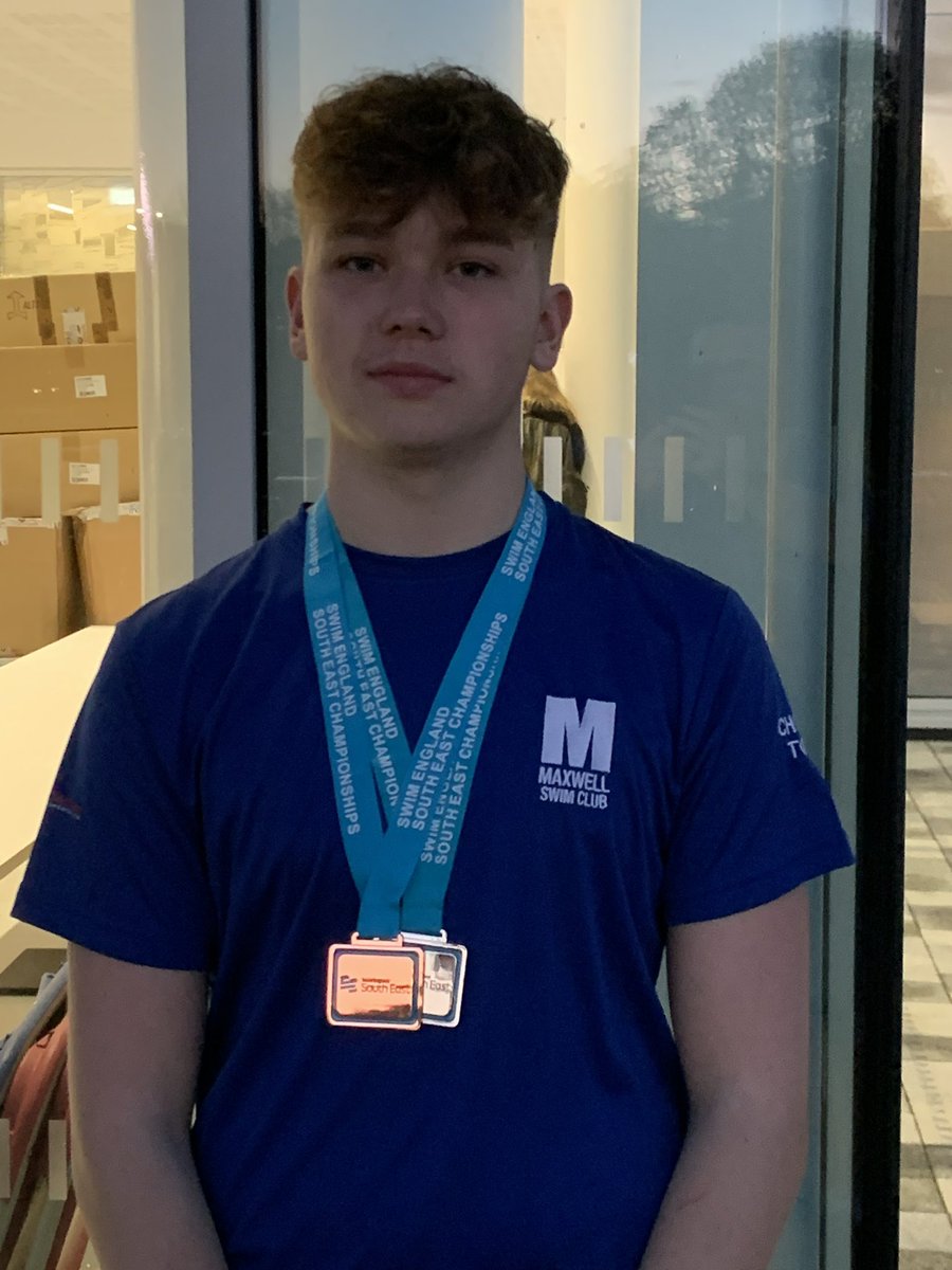 MaxwellSwimClub's tweet photo. MEDAL ALERT 🚨 Charlie T takes the Silver 🥈🥈 in the 50m Fly for the Juniors 💪🏻💪🏻💪🏻 #Speedy #FlyingHigher #CannotStopSmiling 😁😁@EliteServicesE @swimsoutheast https://t.co/UCBeZKj8eM