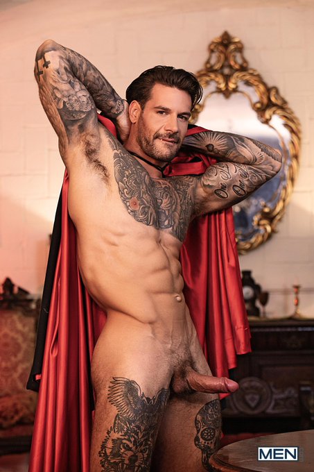 Did you have fun at Papi&rsquo;s Sexy Halloween party&hellip;?  @Men https://t.co/3MgldDoi8o