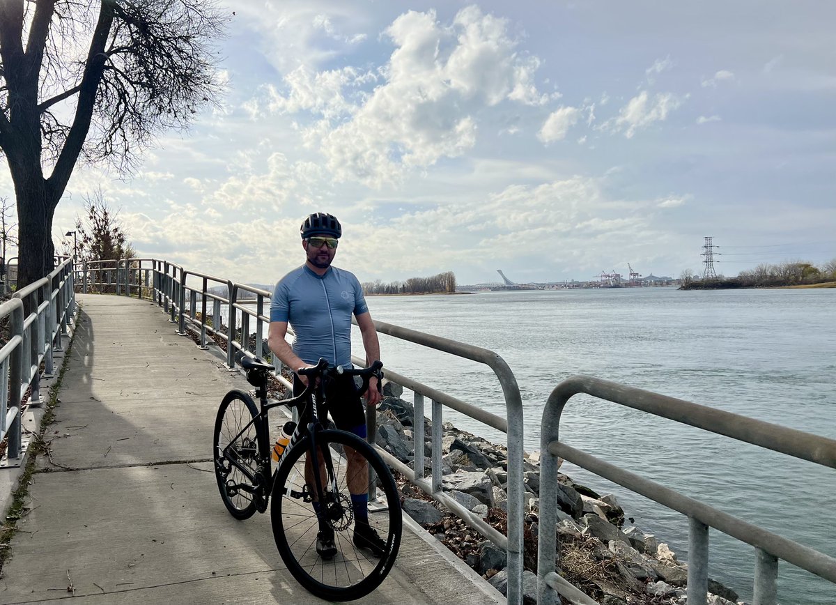 BradleyGrill's tweet photo. Fall ride 🚲 🍁 💕 https://t.co/9CRkxyB7OE