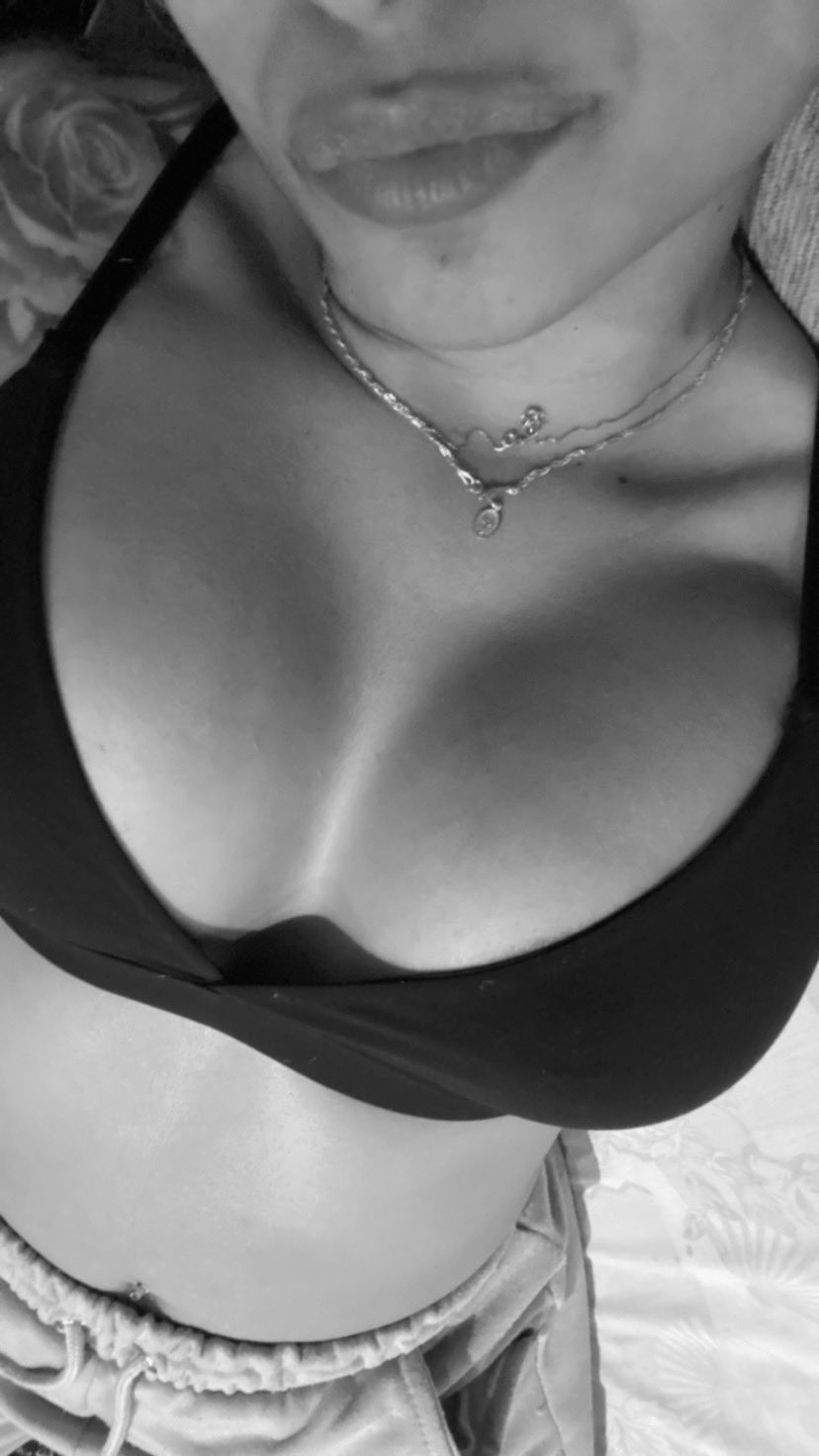 2 pic. Te espero ahora en @amateur_tv 🤍 https://t.co/VBUujs348f