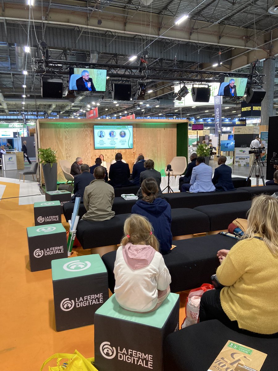 FermeDigitale's tweet photo. #SIMA2022 - Les tables-rondes “made by” les startup et partenaires de La Ferme Digitale commencent et durant les 5 jours de salon ! Rejoignez-nous au cœur de l’espace #SIMATECH Hall6. #agtech #innovation #startup #frenchagritech https://t.co/WkIeOqx0wT