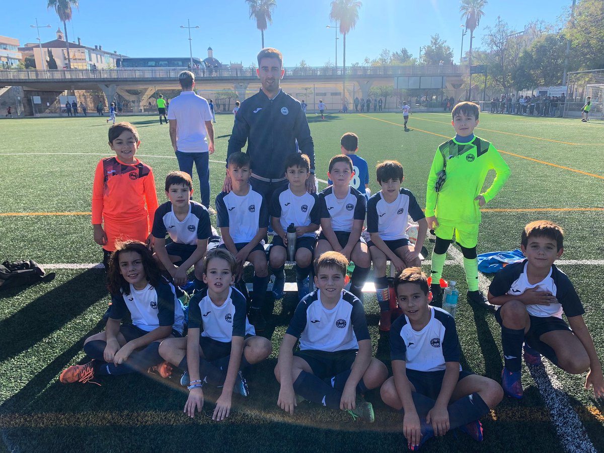 atleticamistat's tweet photo. At. Turia 0-8 Benjamín A

Los #azules de @nachetesancho hicieron un partido muy sólido, respetando en todo momento al rival, jugando bien con el balón, y estando serios. Cómo juegan estos peques!!! 💪💙 https://t.co/8mbrMLsgND