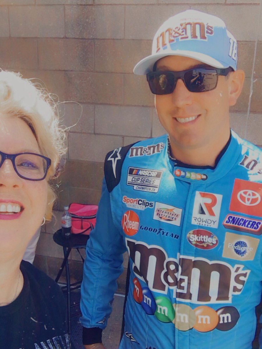 Dawn9469's tweet photo. Gonna miss you @mmschocolate 😞 Hopefully you have a trick up your sleeve, and are gonna hook up with KFB at @RCRracing!!! @KyleBusch #ThankYouMMS https://t.co/T5fUPYVuVm