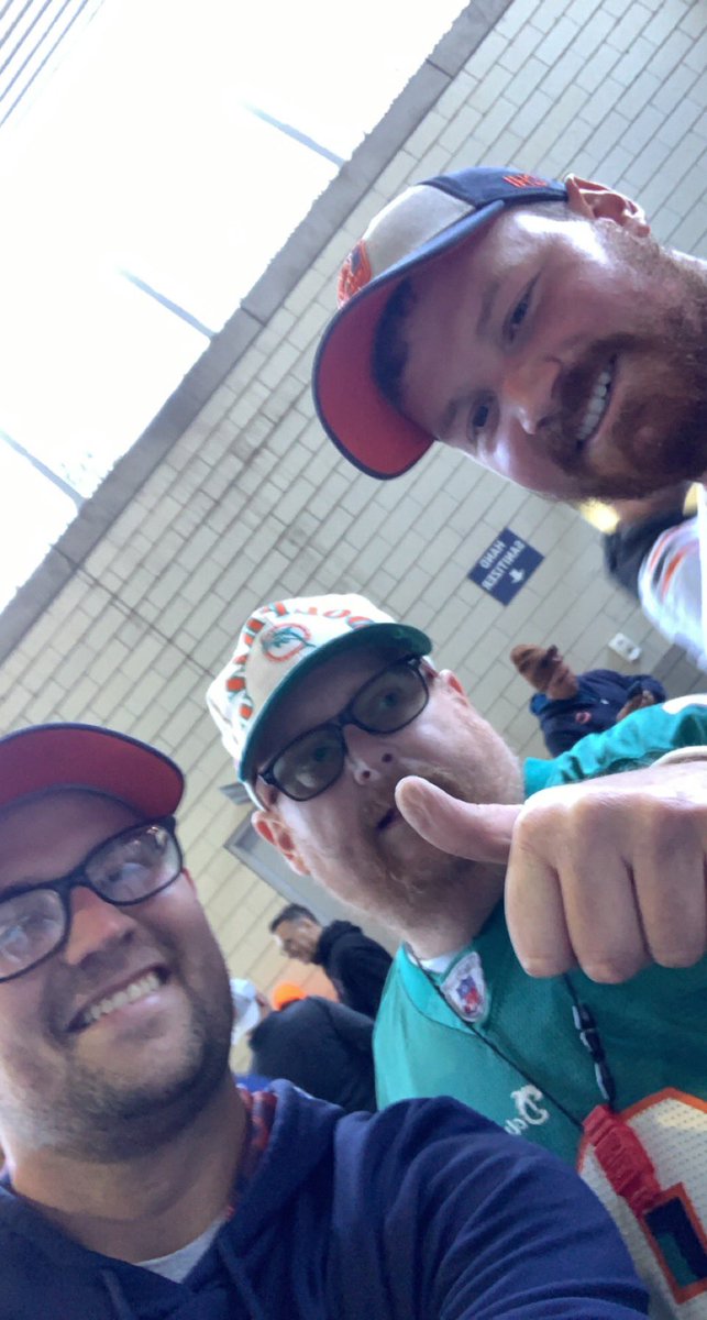 Aaron Castle tweet media