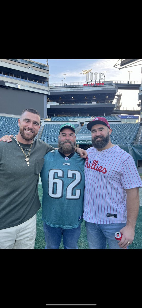 Tom Kelce tweet media