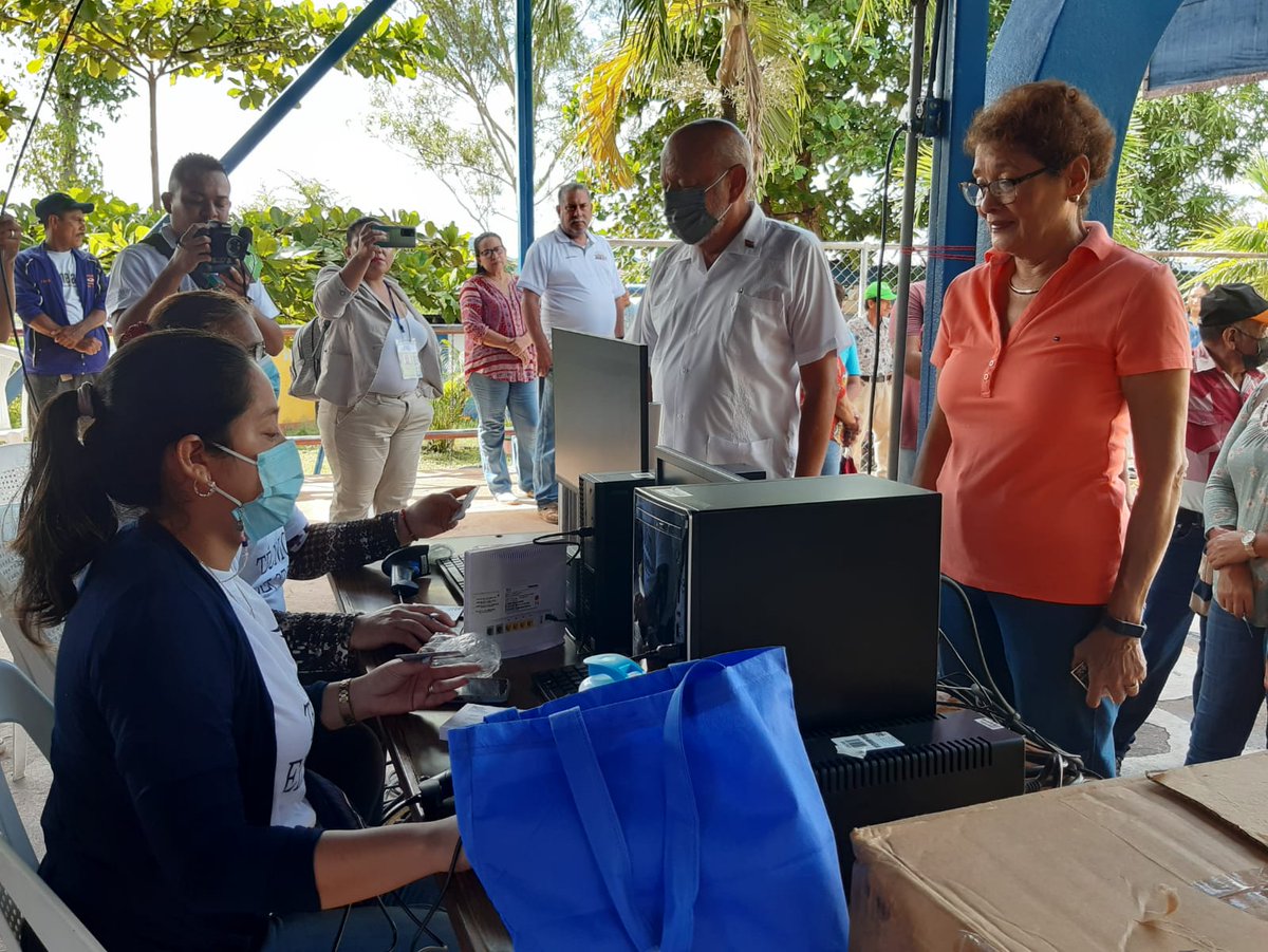 Candidatos a alcalde y vice alcaldesa del municipio de #Juigalpa ejerciendo su derecho ciudadano al voto en estos Comicios Municipales 2022
#EleccionesSoberanas2022
#Nicaragua