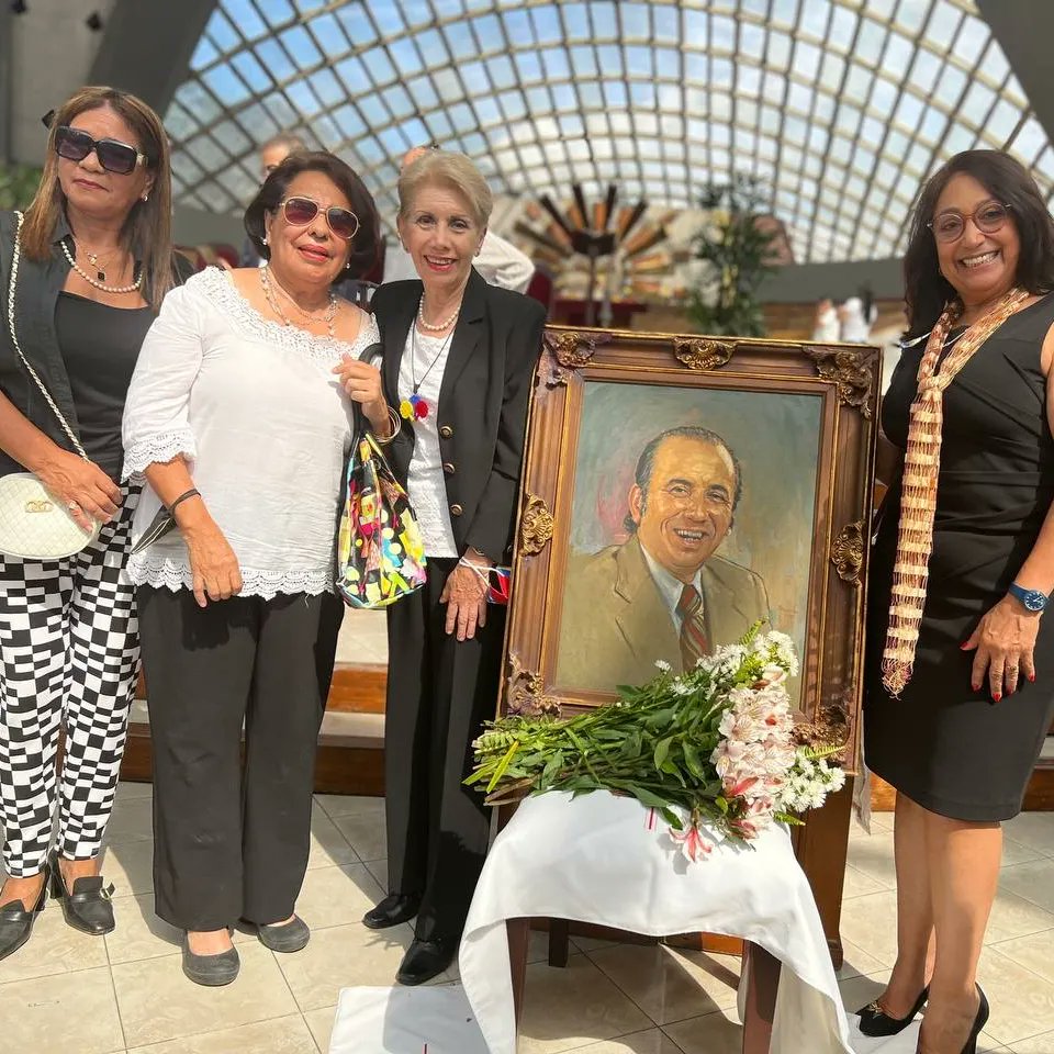 SobellaMejias's tweet photo. #27Oct | Misa centenario del nacimiento Carlos Andrés Pérez, caballero de la política, hombre tolerante, con coraje y demócrata cabal. Desde la Catedral de Barquisimeto pedimos a Dios por Venezuela.
#CAP100añosDeHistoria
#SomosCAP https://t.co/b9twme73QP