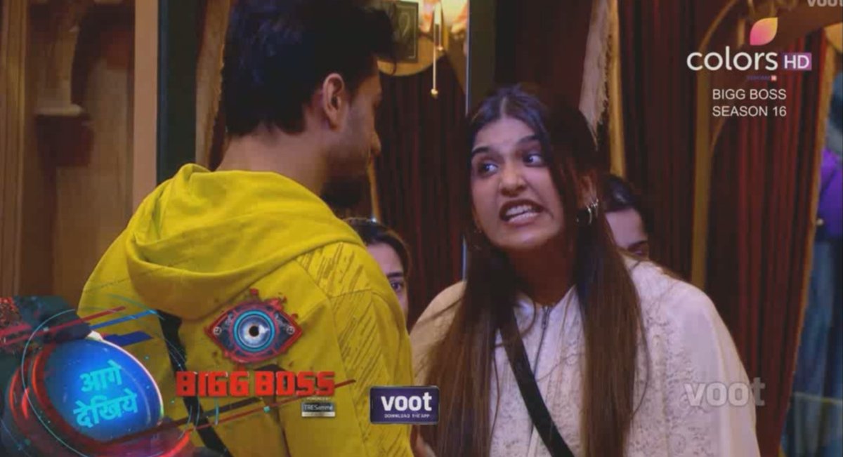 BollySpy's tweet photo. #BiggBoss16 Promo | #NimritKaurAhluwalia Says, I Will Slap #PriyankaChaharChoudhary's Face.. #BiggBoss #BB16

Aap Hai Kiske Side?

RT🔃 -- Priyanka
LIKE❤️ -- Nimrit https://t.co/eMl2qy062U
