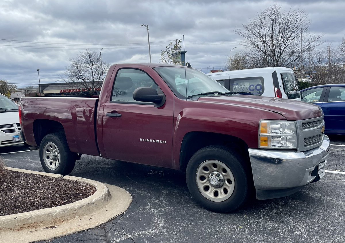 Car_Guy_Tom's tweet photo. Sunday shorties! Such a cool look. #CarSpotter #RegularCab #ShortBed #Chevy https://t.co/urEB0VVpbJ