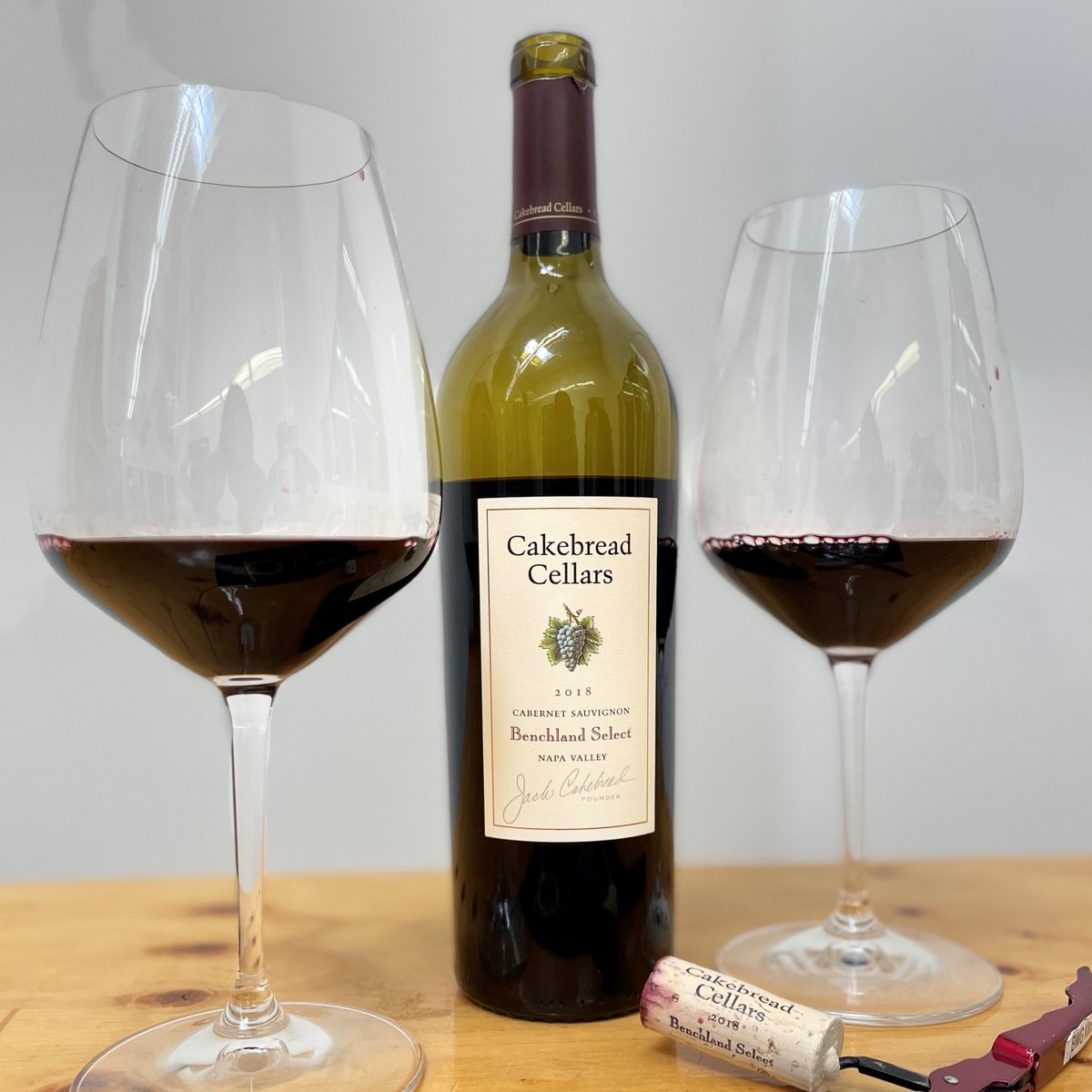 Sunday Sipper: 97-Point Cakebread Cellars| Best Price in the US! 

Shop now: cakebreadcellars
.
.
.
#BWG #benchmarkwine  #cakebreadcellars #cakebreadcellarswine