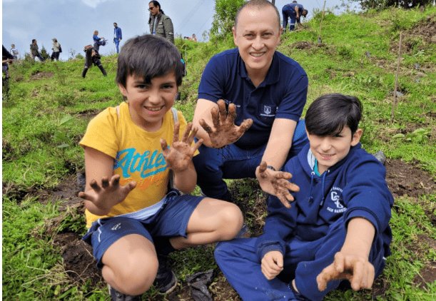 delarealidad tweet media