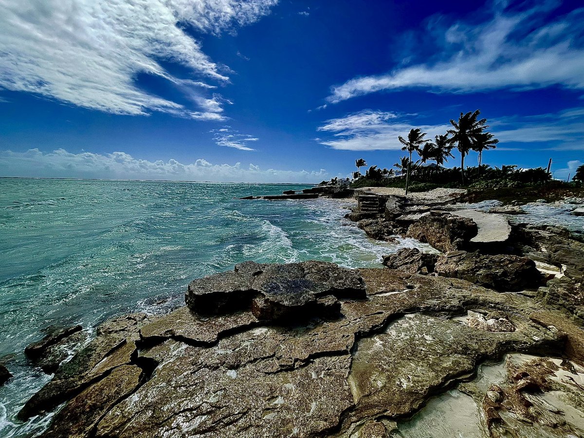 BriannAtl35's tweet photo. @JimCantore @spann @BradNitzWSB @Ella__Dorsey @ExtremeStorm In Treasure Cay #Bahamas today. The views are stunning. #Abacostrong #postDorian https://t.co/xAyXXS2UNK