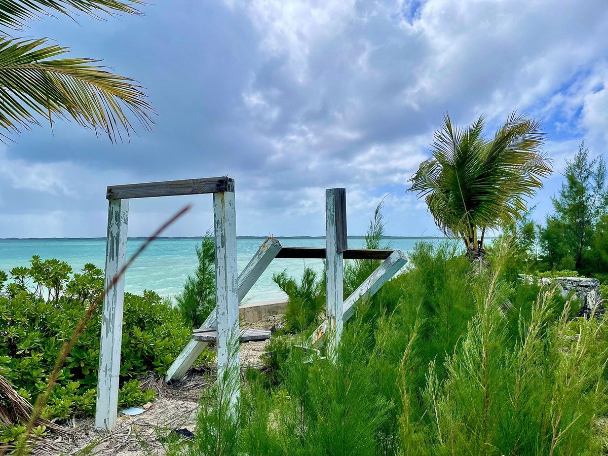BriannAtl35's tweet photo. @JimCantore @spann @BradNitzWSB @Ella__Dorsey @ExtremeStorm In Treasure Cay #Bahamas today. The views are stunning. #Abacostrong #postDorian https://t.co/xAyXXS2UNK