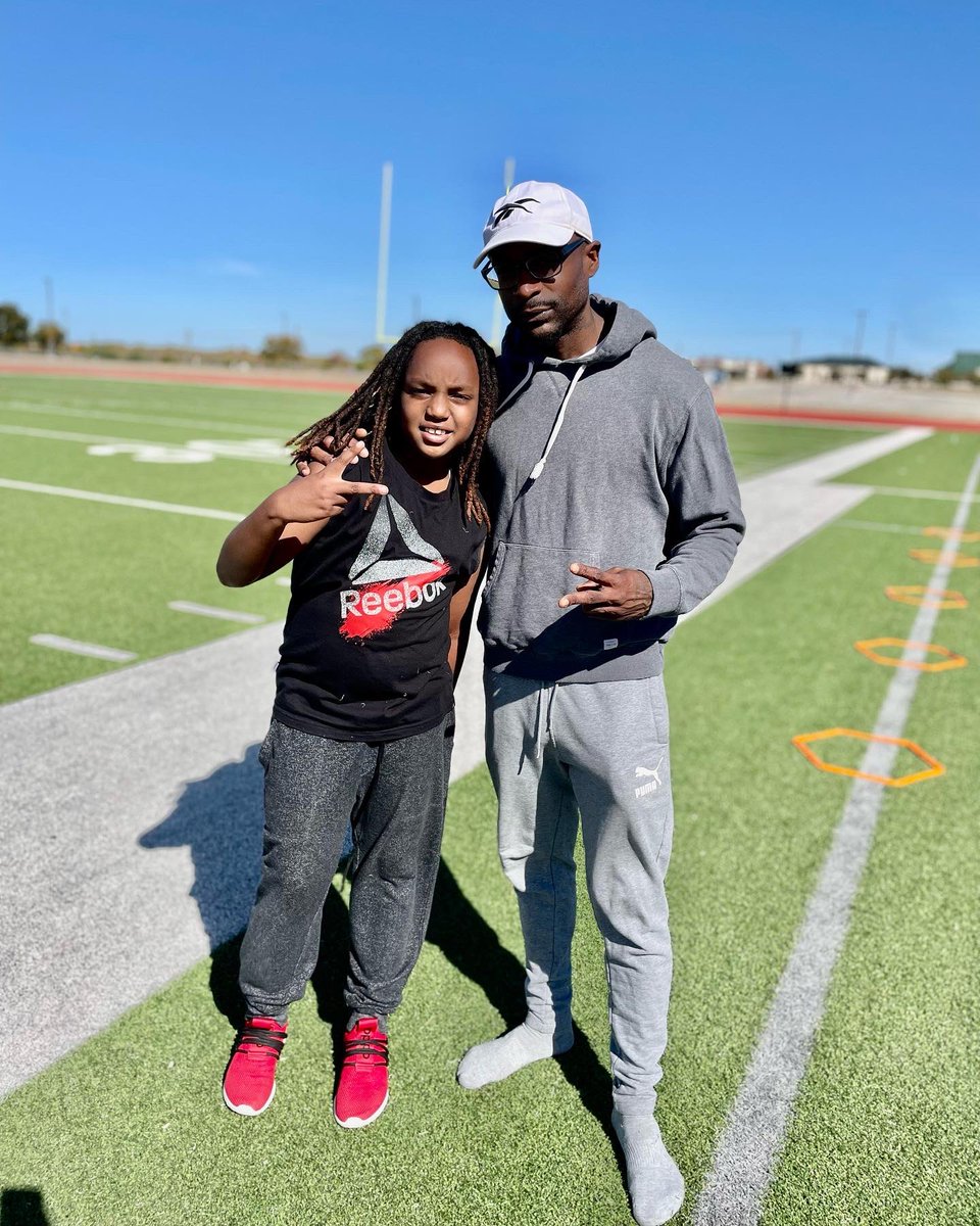 CoachJuice214's tweet photo. My new ones #JessiahAlexander 6y/o & #JCyonAlexander 9y/o !!! Getting em ready mentally & physically 👌🏿👌🏿 Mindset is key 🔐
#trackdog #trackandfield #madetrackclub #offseason #training https://t.co/A3aFBVChn8