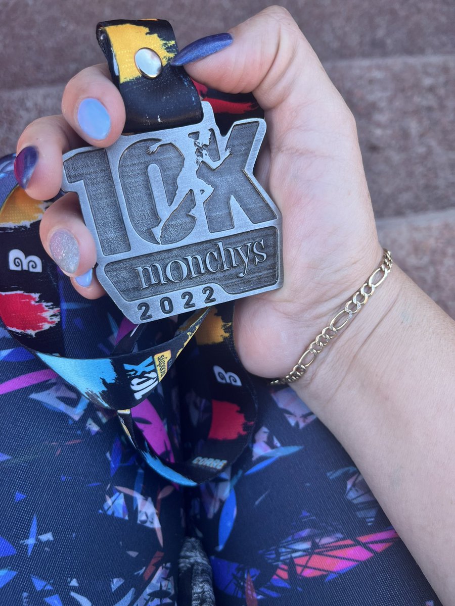 AnaMooS's tweet photo. Hoy 5k!!! Aunque la medalla dice 10k… Estoy muy contenta!! 🏃‍♀️😃 @yoelegicorrer1 @EntreRunners  @ManicomioRunner https://t.co/cwctyNVcdM