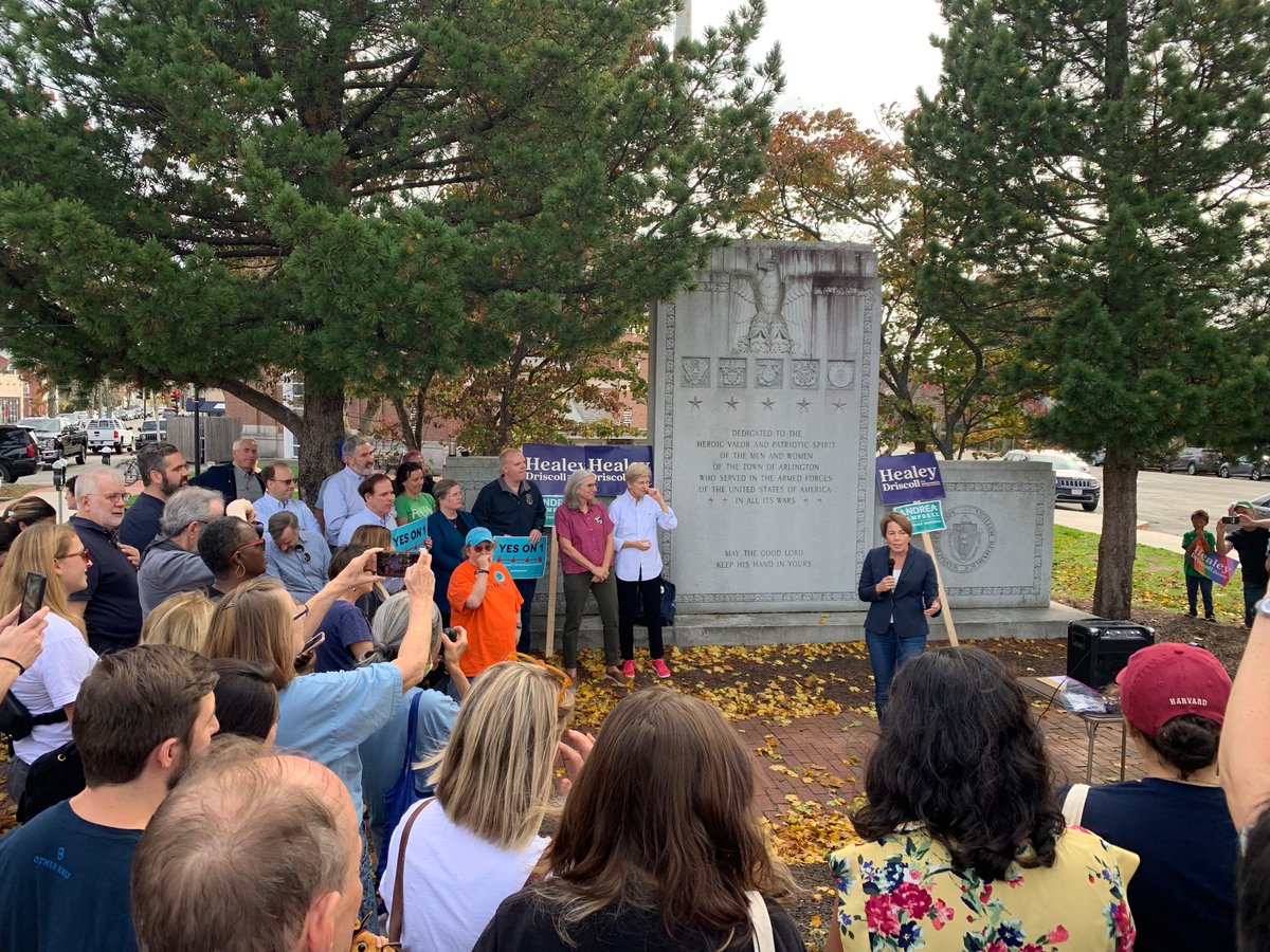 CindyFriedmanMA's tweet image. Great to see so many friends and colleagues in Arlington to rally for @maura_healey! If you haven’t voted early yet, don’t forget to vote on Tuesday! #mapoli