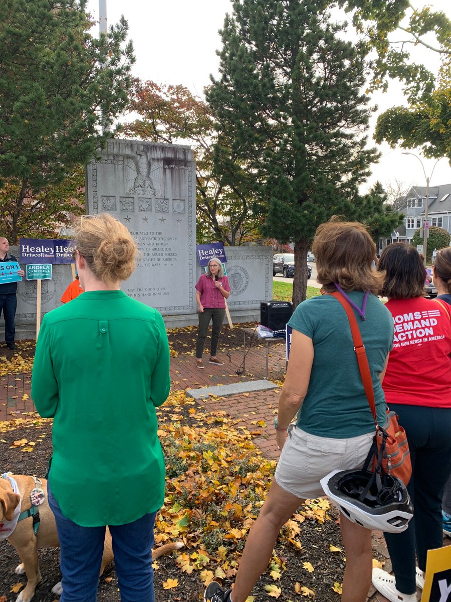 CindyFriedmanMA's tweet image. Great to see so many friends and colleagues in Arlington to rally for @maura_healey! If you haven’t voted early yet, don’t forget to vote on Tuesday! #mapoli