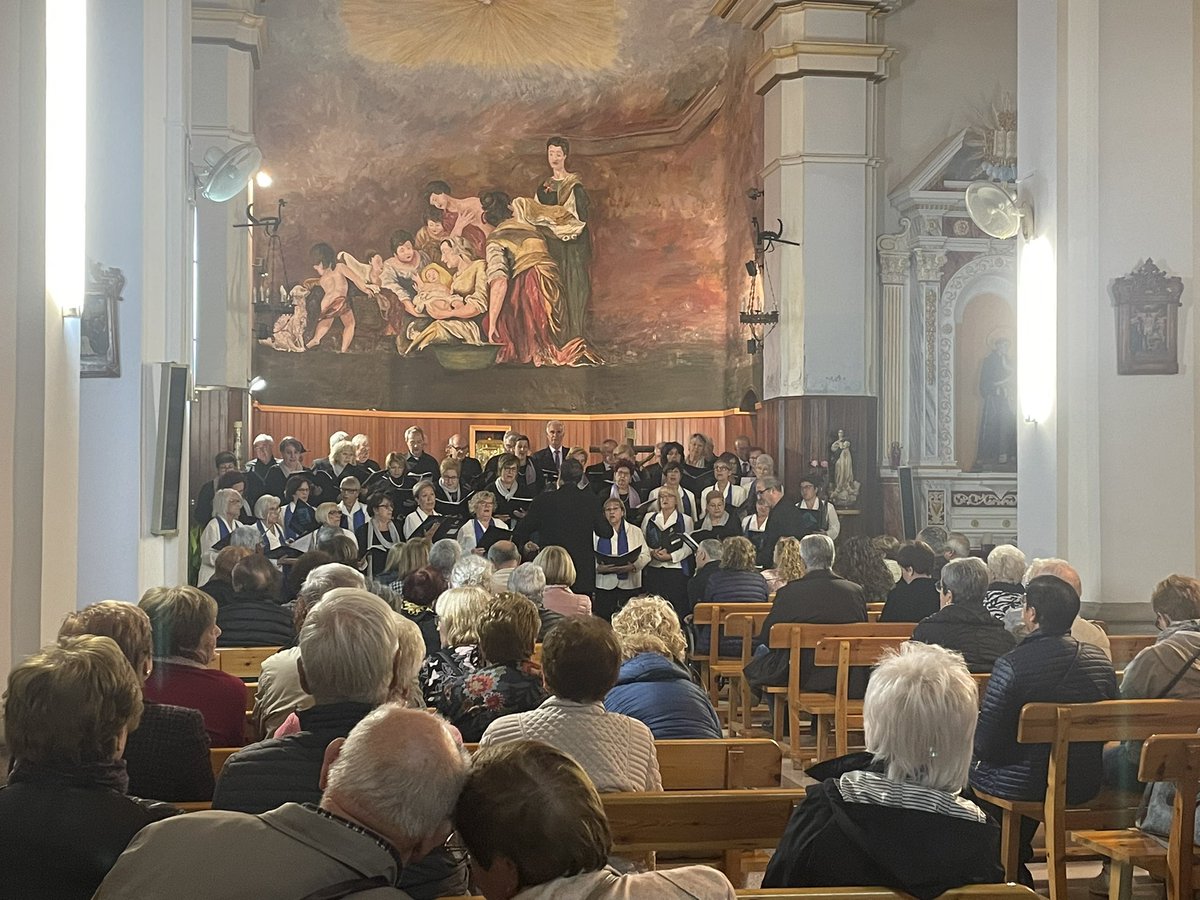 helenams9's tweet photo. #SegriaCorals avui a #Torrefarrera. Homenatge a l'obra del cançoner Popular de Catalunya en el seu centenari. 🎼 https://t.co/od9aAwHow0