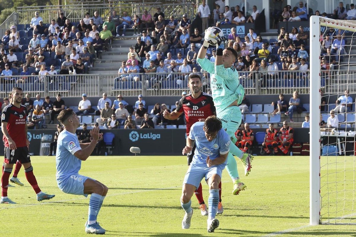 FansAHerrero's tweet photo. ⏰❗️| UD Ibiza 1-1 CD Mirandés
+1 a domicilio. Valioso punto en Can Misses para seguir sumando. ¡Esto sigue! #VamosAlfon #VamosJabatos https://t.co/HBZ3WAUbAQ