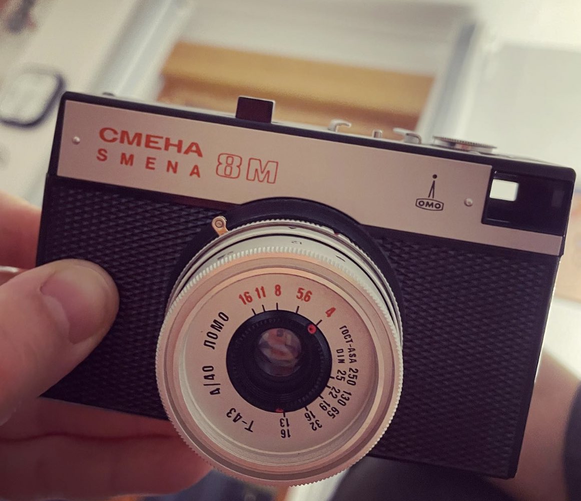 edumcrespo's tweet photo. 📷Smena 8M, una cámara hecha para el pueblo de muy buena calidad. La joya más vendida de la factoría Lomo.
#UniónSoviética #70s #URSS #lomography #cmeha https://t.co/67ugwy3NL7