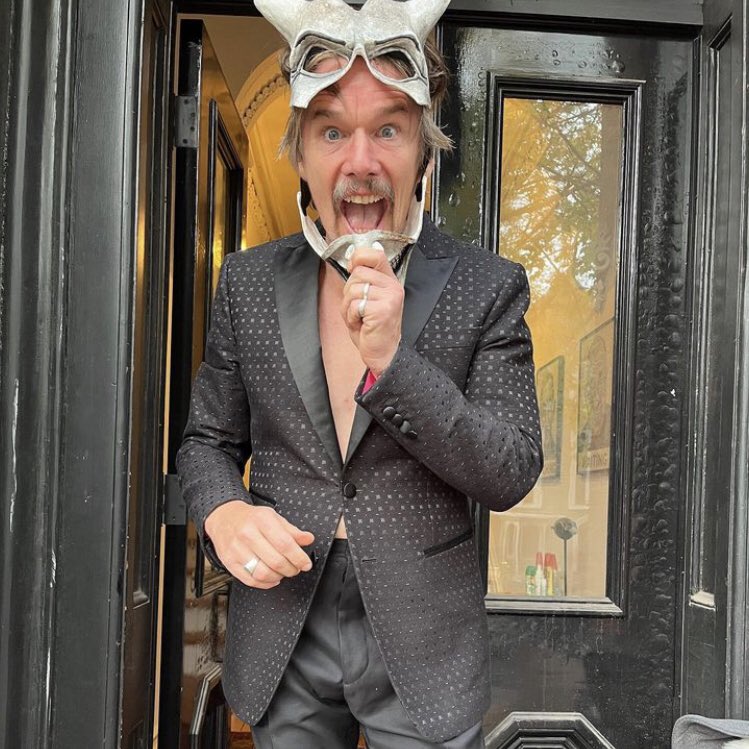 HAPPY BDAY ETHAN HAWKE!! 