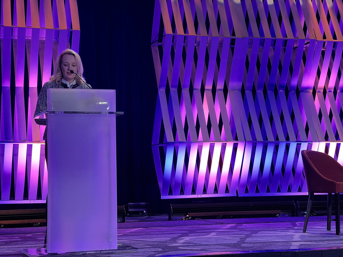 Dr Gretchen Purcell Jackson formally kicks off the #amia2022 opening session. Excited to see the tireless work of the scientific program committee and AMIA staff come to fruition.