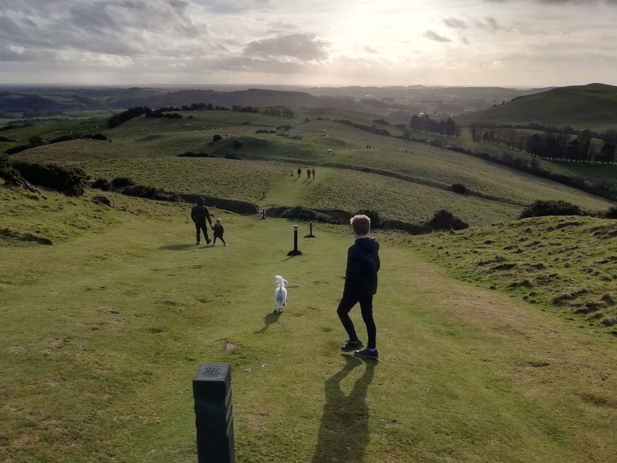 Geoseph_Usher's tweet photo. Some day for a stroll up Sliabh na Calliagh, Loughcrew, Oldcastle, Co Meath. Has to be one of my favourite spots in the world ๐๐โค๏ธ #TheRealOC #UpTheRoyals #IrelandsAncientEast https://t.co/1U0dQ2J927