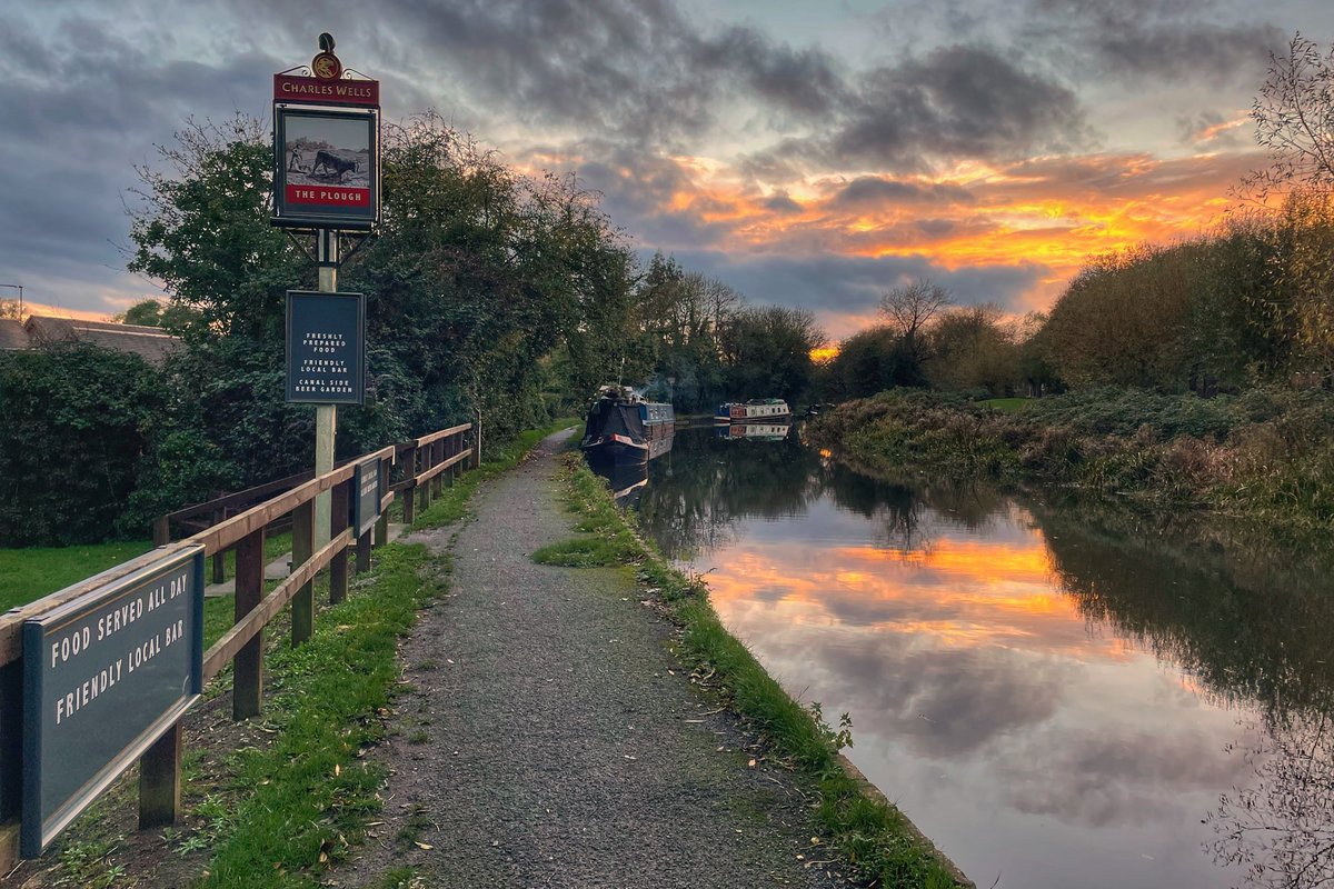 Evening by the canal ⁦<a href="/scenesfromMK/">scenesfromMK</a>⁩