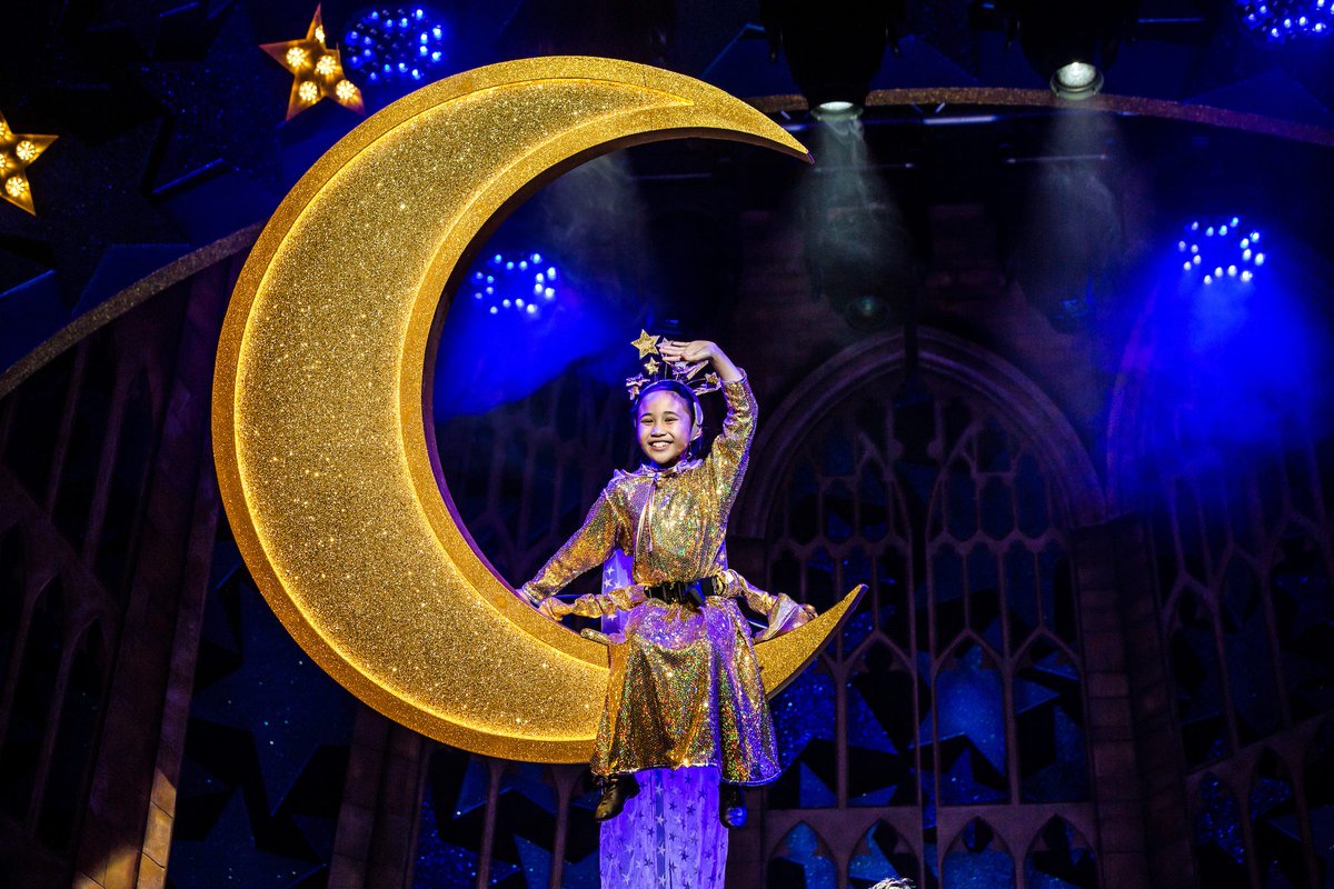 NATIVITY! The Musical <a href="/BirminghamRep/">The Rep</a> 

Nov 19-Jan 7 by <a href="/DeborahIsitt/">Debbie Isitt</a> 
Tickets: birmingham-rep.co.uk/whats-on/nativ…
#Birmingham #BrumHour