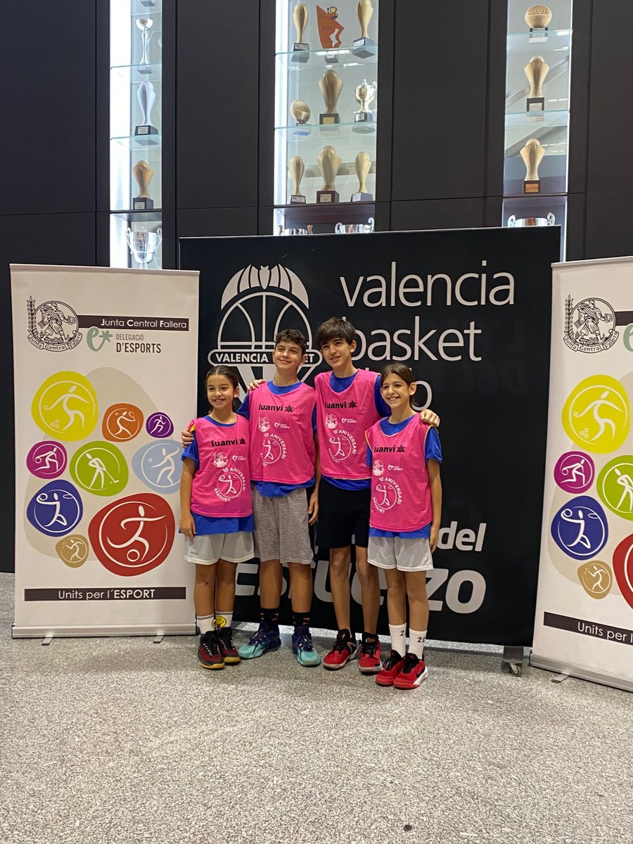 Falla_161's tweet image. CAMPIONS🏆
El nostre equip infantil ha guanyat en la seua categoria el campionat de bàsquet de @JCF_Valencia.
Donar l'enhorabona també als nostres dos equips d'infantils que tan bé ens han representat!
#OrgullRegne
#EsportsJCF #Falles23
