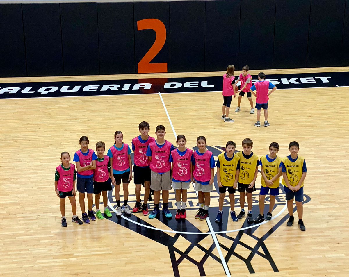 Falla_161's tweet image. CAMPIONS🏆
El nostre equip infantil ha guanyat en la seua categoria el campionat de bàsquet de @JCF_Valencia.
Donar l'enhorabona també als nostres dos equips d'infantils que tan bé ens han representat!
#OrgullRegne
#EsportsJCF #Falles23