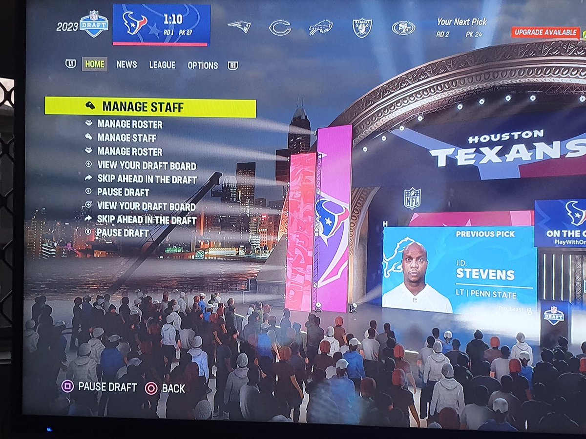 SPML_CFM's tweet image. Draft Glitch, SMH.

How can EA make a game worse every year. Stop adding in fancy stuff and fix the game. 

@EAMaddenNFL 
@EAHelp 
@ClintOldenburg 
@EAMaddenNFL 
@MaddenNFLDirect 
@EAMaddenMobile 
@EASPORTS