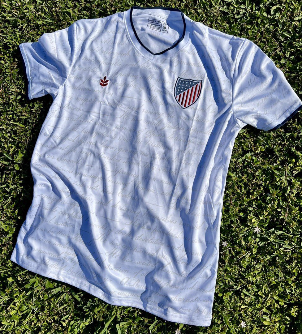 olive_york's tweet photo. Dave’s Giveaway!

We have one size Large of the sample editions to give away. It WILL come with a tracking number, you may just have to wait 30 seconds for it.

1️⃣ follow @olive_york 
2️⃣ RT and say something nice

🤞 https://t.co/MWglsoKwly