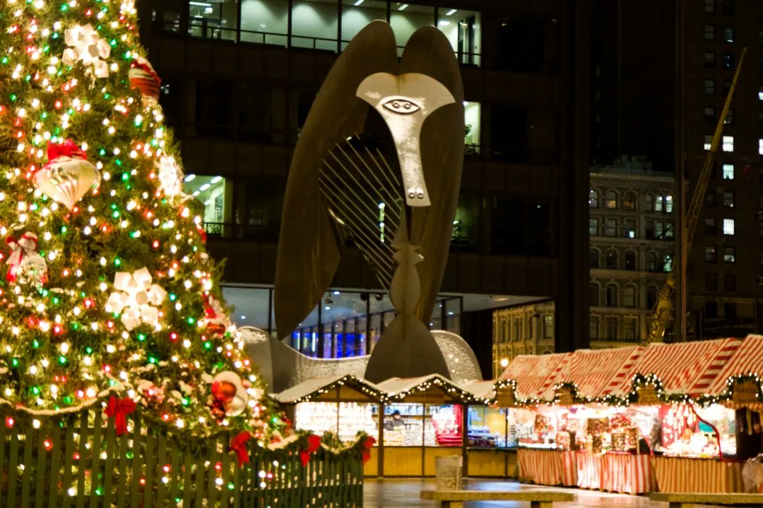 Mulled wine, Christmas gifts and treats will return to Daley Plaza soon. buff.ly/3WruHj2