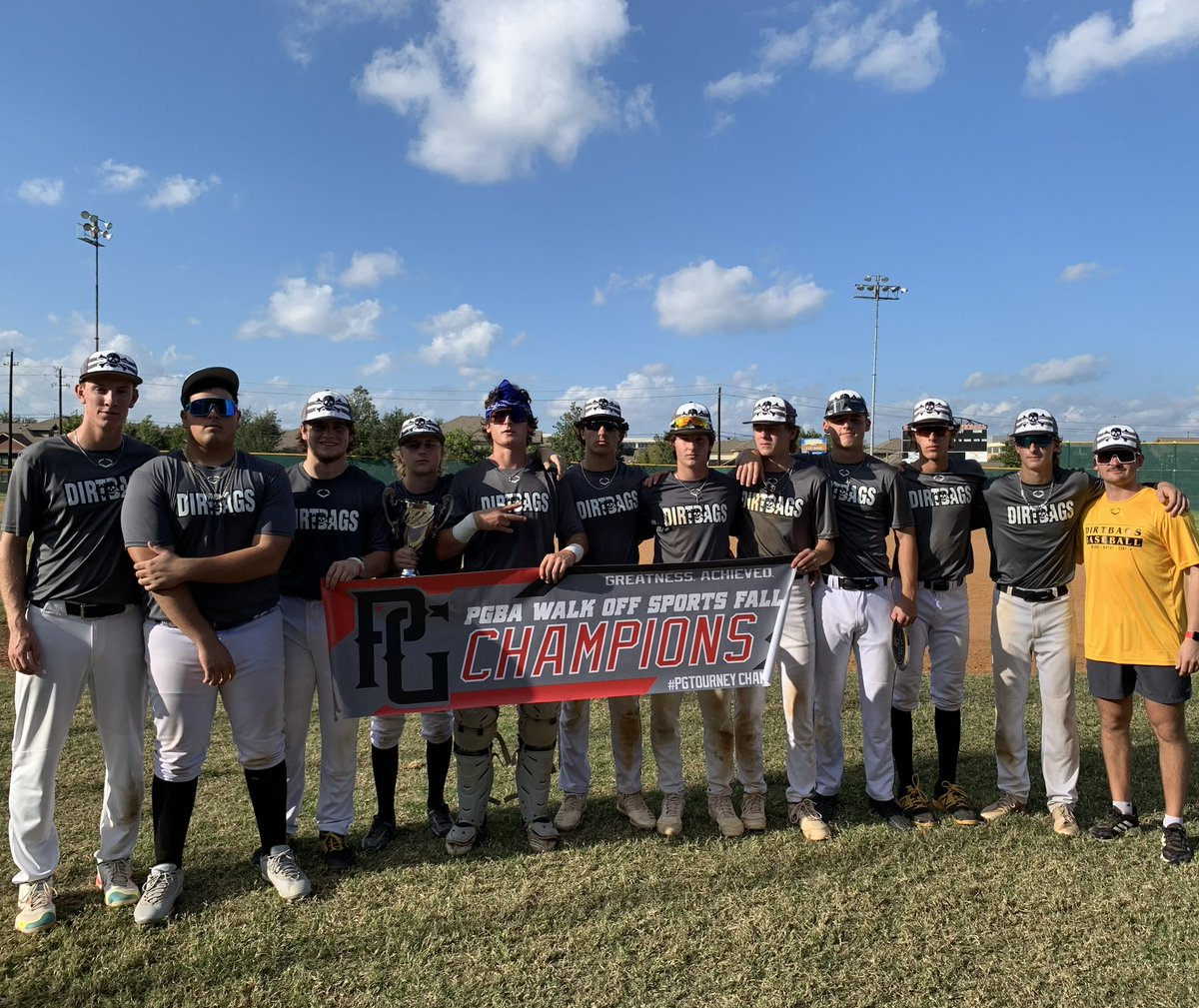 1836Roughriders's tweet photo. 🏆CHAMPIONS🏆
•
Congratulations to @_thedirtbags / @_thedirtbagstx - 2024 on winning the 17U Division of the 2022 @Texas_PGBA Fall State Championship.
•
🥈RUNNER UP🥈@Titans_Adidas - Thatch
•
🏅TOURNEY MVP🏅Nick Dunch
•
#perfectgame #playwalkoff #growthegame https://t.co/arfNOAAMVI