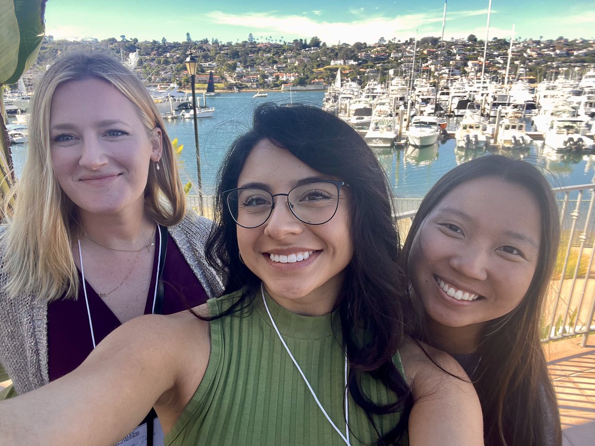 Proud of these two @GemmLabOSU undergraduate poster award winners at #AmericanCetaceanSociety 2022 conference. Also big shoutout to the random guy at my hostel who said “…but you don’t look like a scientist!” #WomenInSTEM