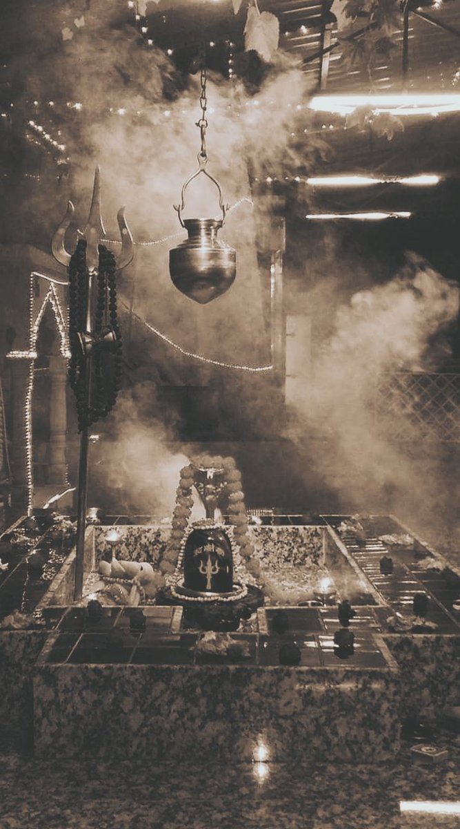 “शिव समान दाता नहीं विपद विदारणहार।
लज्जा मोरी राखियो शिव नंदी के असवार॥”
                 महादेव ❤️🙏