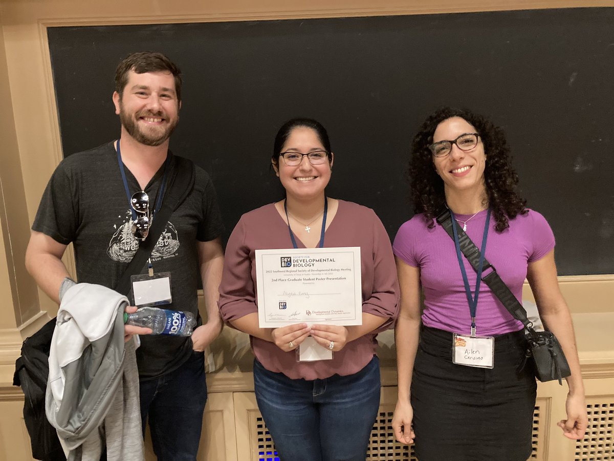 #2022SWSDB was epic! The MWK lab had a blast and <a href="/AlyssaEmig/">Alyssa Emig</a> won  a poster prize! 

Thanks @slewzeus and <a href="/jbwallingford/">John Wallingford</a> for organizing a fantastic meeting!!
