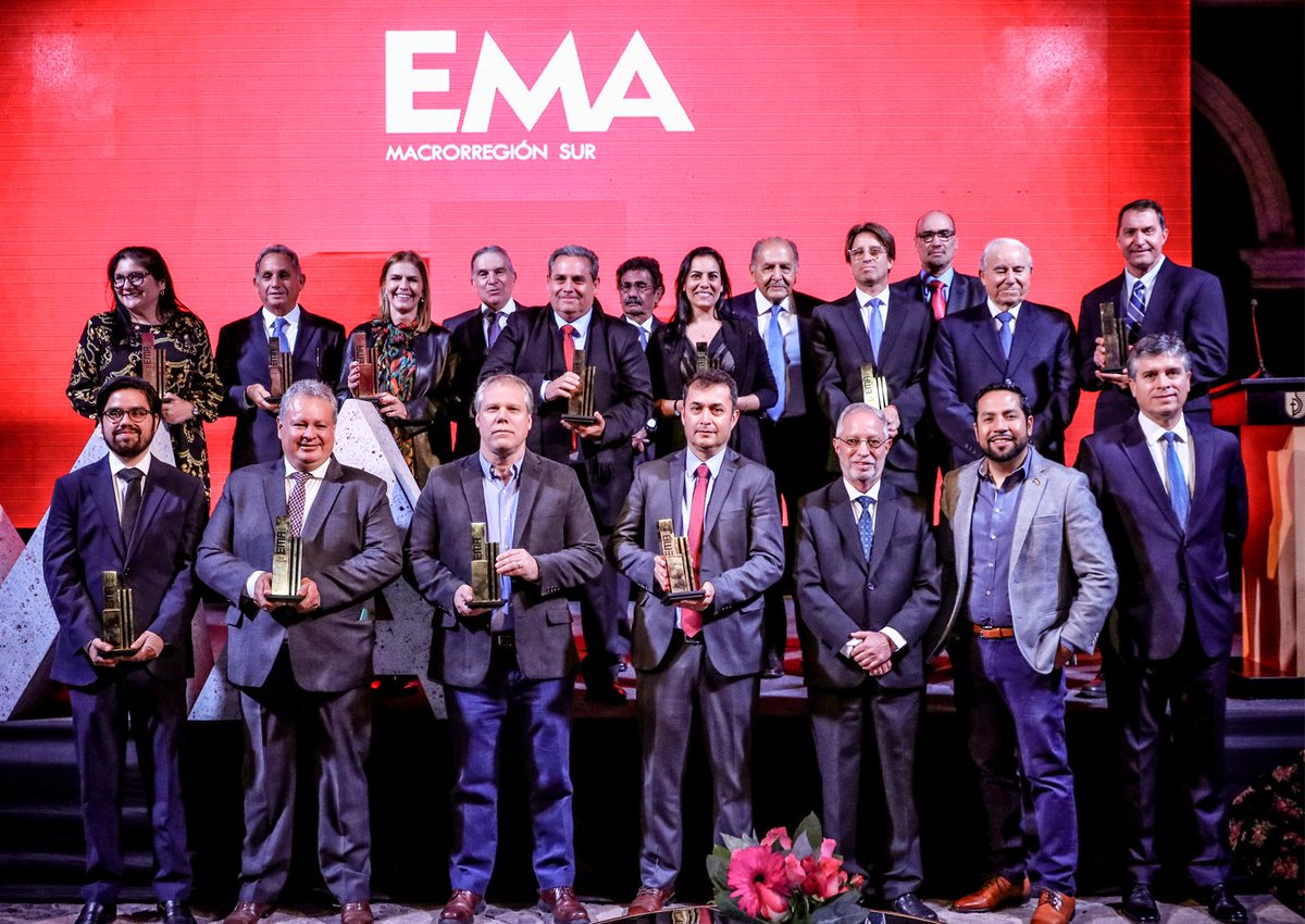 UCSP's tweet photo. #PremiosEMA | ¡Alegría, orgullo y admiración! ¡Así se vivieron los premios a las Empresas Más Admiradas de Arequipa y ahora del Sur! 🏆🏅👏😊
#PwCPerú #Gestión #UCSP #Universidad #SanPablo #Arequipa #Perú #EMA https://t.co/5HQMMNq8JG