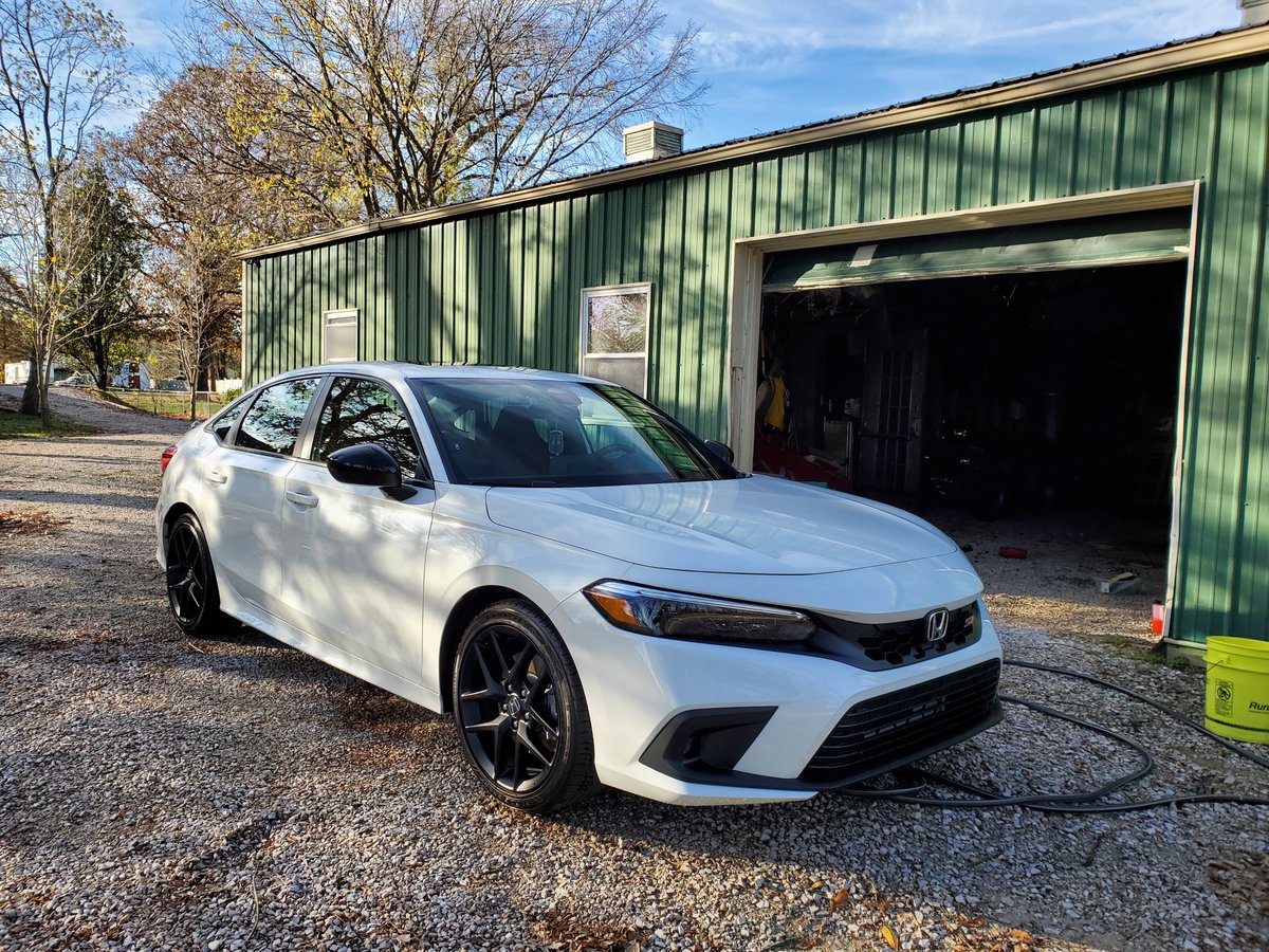 TotallyAvgGamer's tweet photo. 1st bath 🥺🥲
@MelonPatchGamin
#OneWithThePatch #HondaCivicSi https://t.co/1au8dLy46D