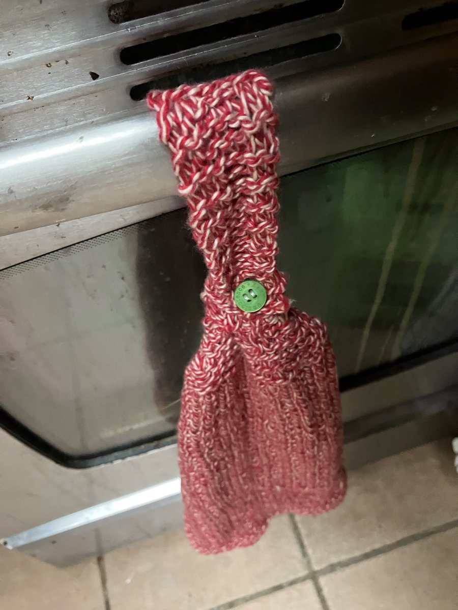 JonPSU77's tweet photo. Hanging knitted kitchen towel and dishcloth https://t.co/n3RKH5iHMJ